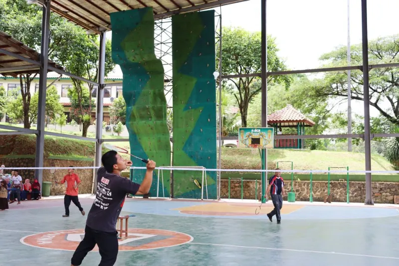 Ekstrakurikuler Bulu Tangkis